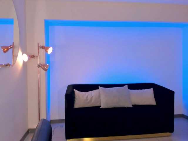 CandaseRussell live cam on BongaCams