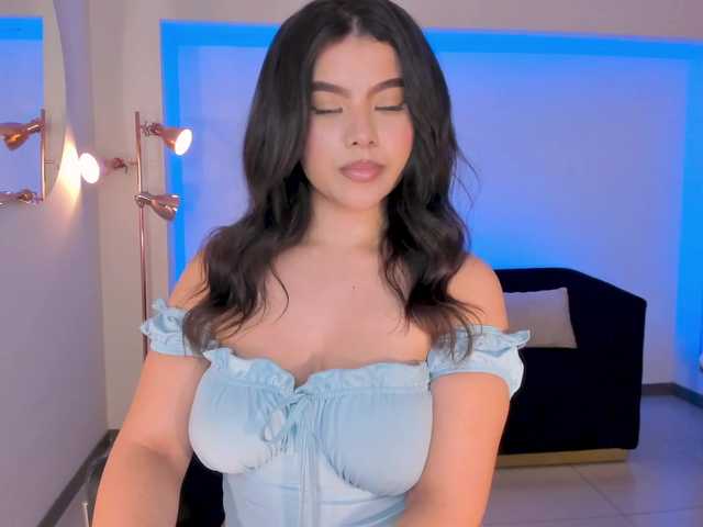 CandaseRussell live cam on BongaCams