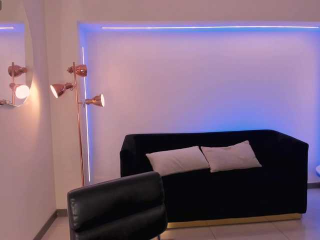 CandaseRussell live cam on BongaCams