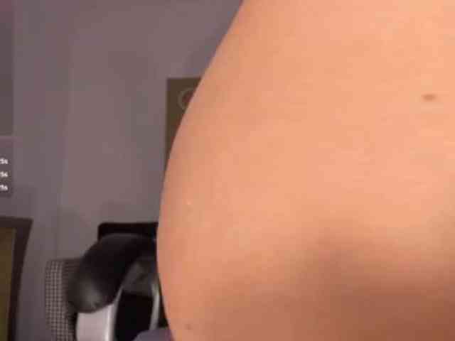 Modelo: candaserussell