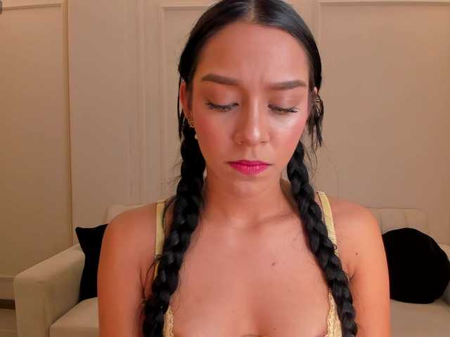 le modèle AmaliaCruss est en webcam porno dans un show sur le site bongacams, il possède les tags suivants: Latino/Hispanic,Brunette,Trimmed
