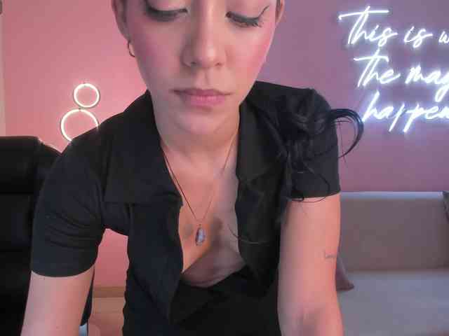 AmaliaCruss webcam