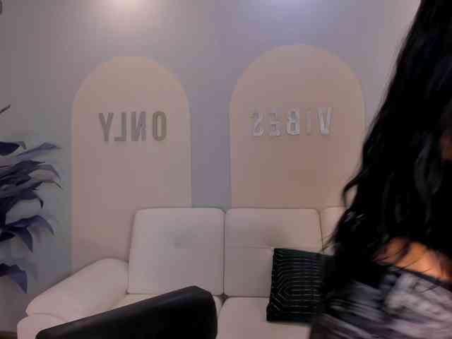 AmaliaCruss webcam