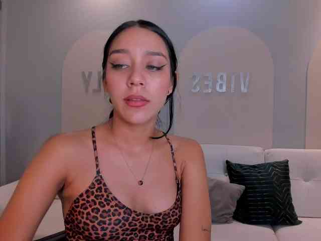 AmaliaCruss webcam