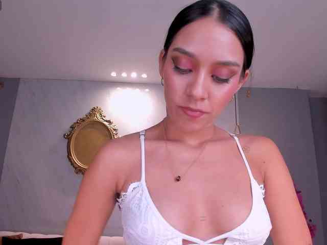 AmaliaCruss webcam