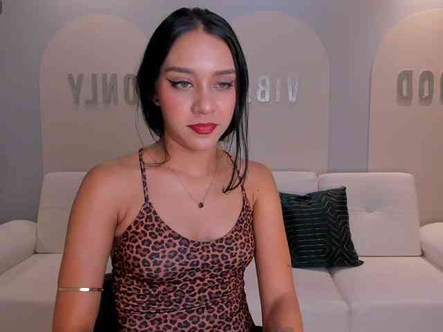 AmaliaCruss webcam