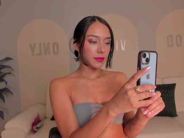 AmaliaCruss webcam