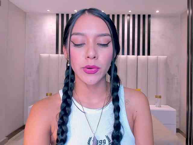 AmaliaCruss webcam