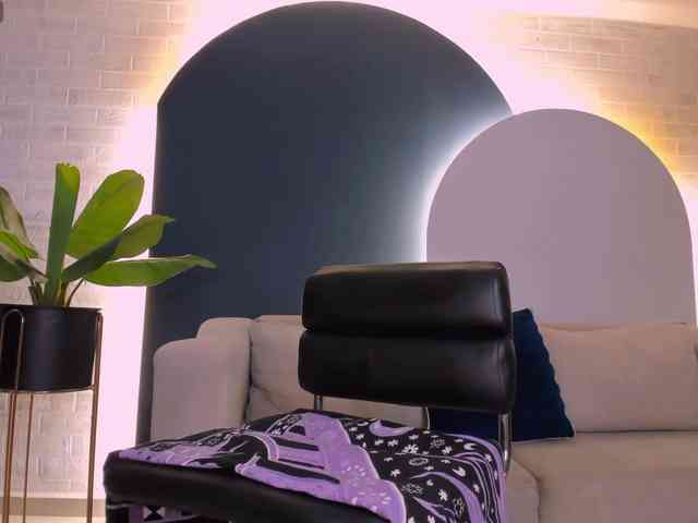 AmaliaCruss webcam