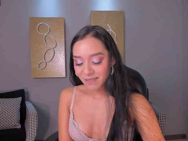 AmaliaCruss webcam