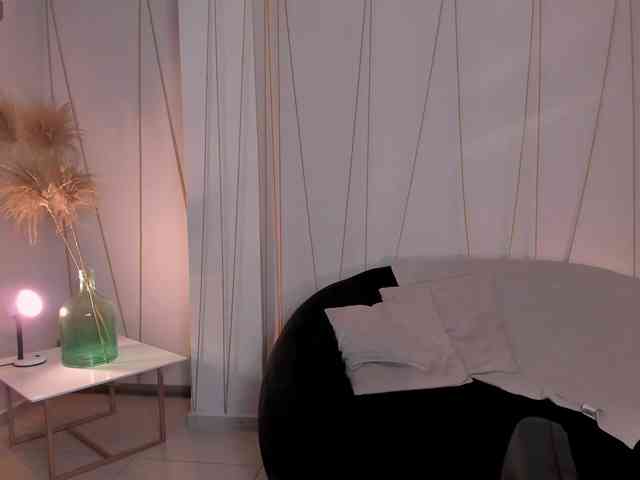 AmaliaCruss webcam