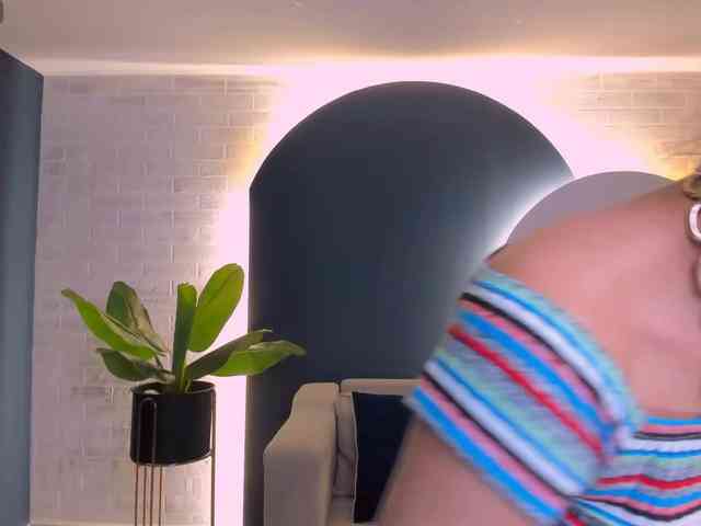 AmaliaCruss webcam