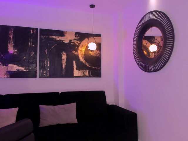 MaiaCollins1's BongaCams show and profile