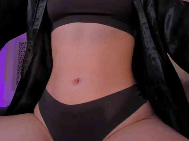 MaiaCollins1 webcam