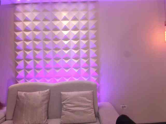 MaiaCollins1 webcam