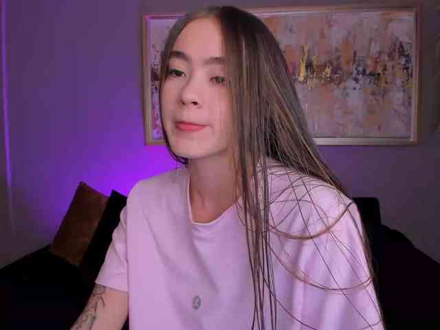 MaiaCollins1 webcam