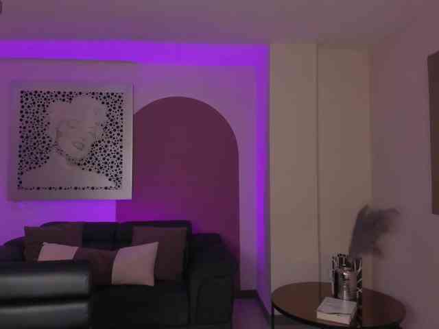 MaiaCollins1 webcam