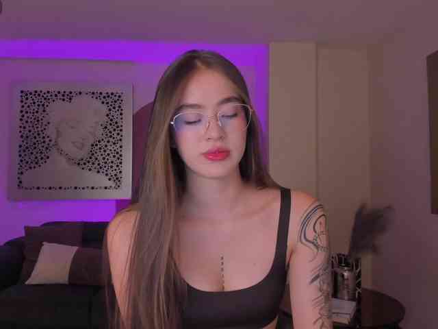 MaiaCollins1 webcam