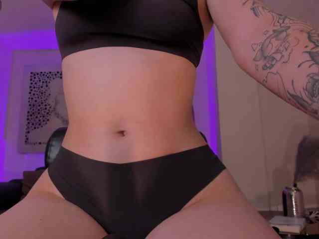 MaiaCollins1 webcam