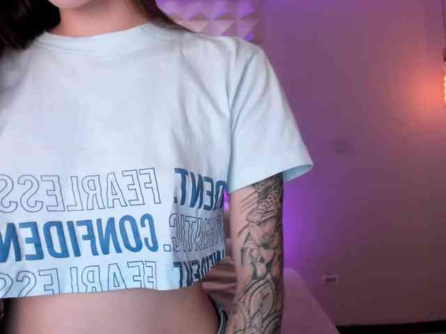 MaiaCollins1 webcam