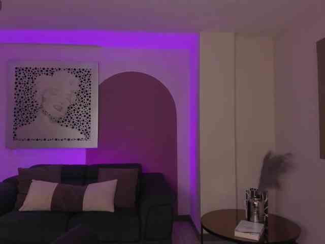 MaiaCollins1 webcam