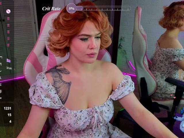 RedVelveten live webcam show