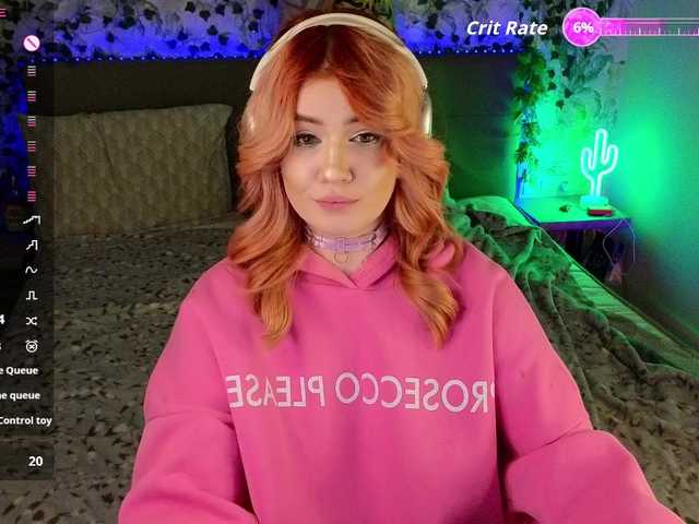 RedVelveten's BongaCams show and profile