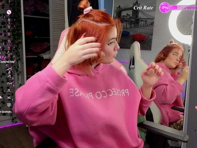 RedVelveten live cam on BongaCams