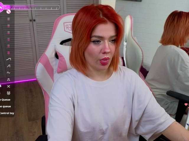 RedVelveten live cam on BongaCams