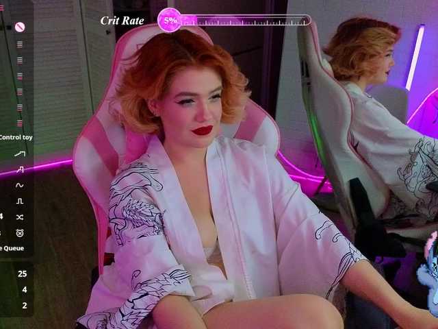 RedVelveten live webcam show