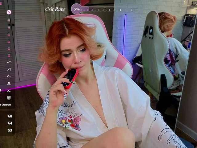 RedVelveten live webcam show