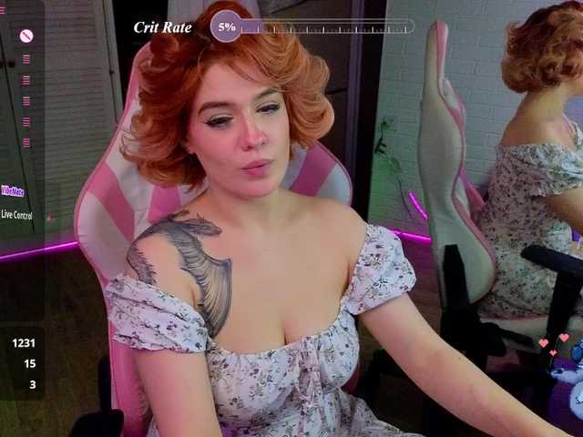 RedVelveten live webcam show
