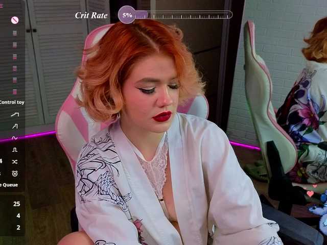 RedVelveten live webcam show