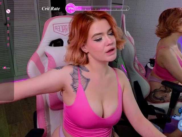 RedVelveten live webcam show