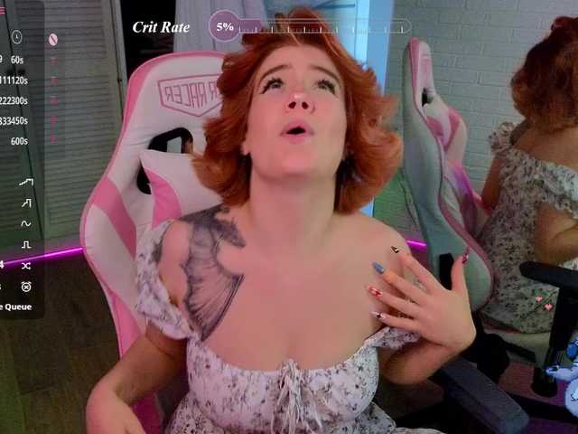 RedVelveten live webcam show