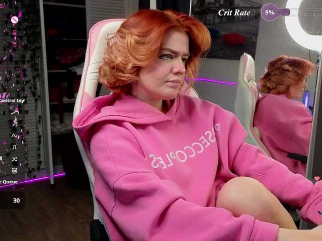 RedVelveten — live female cam