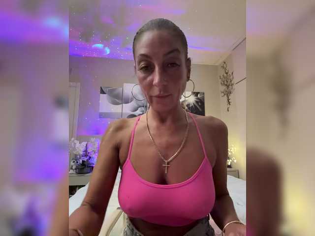 IrinkaGata live cam on BongaCams