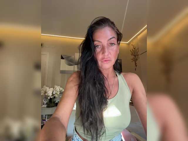 IrinkaGata live cam on BongaCams