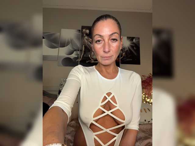 IrinkaGata live cam on BongaCams