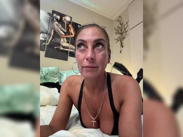 IrinkaGata live cam on BongaCams