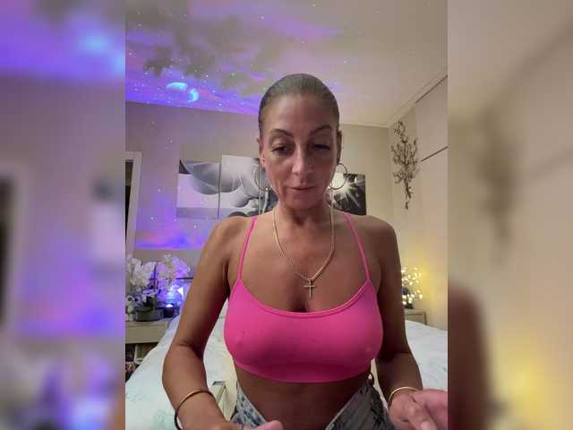 IrinkaGata live cam on BongaCams