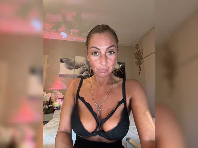 IrinkaGata live cam on BongaCams
