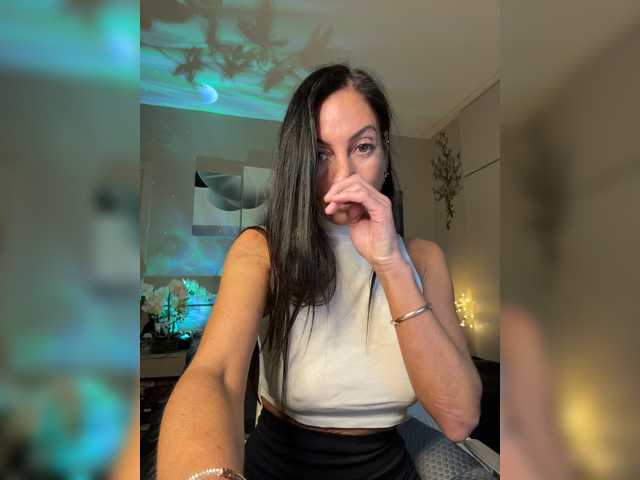 IrinkaGata, en directo ahora en BongaCams