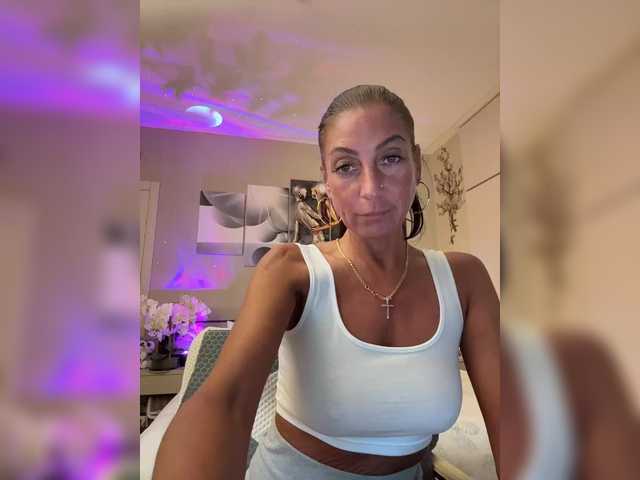 IrinkaGata live cam on BongaCams