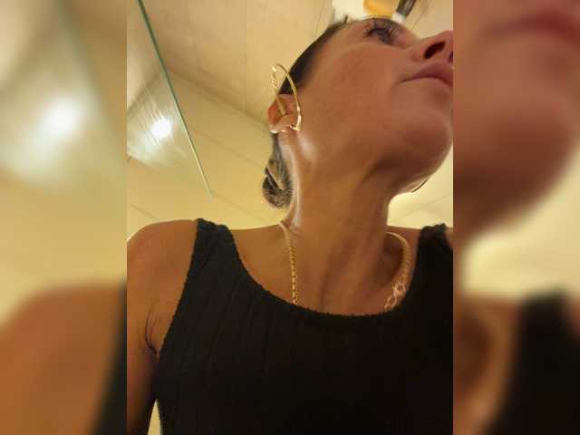 IrinkaGata live cam on BongaCams