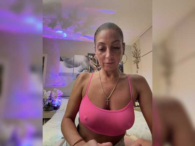 IrinkaGata live cam on BongaCams