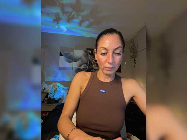 IrinkaGata, en directo ahora en BongaCams