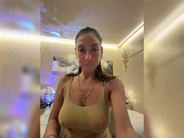 IrinkaGata Live Webcam on BongaCams