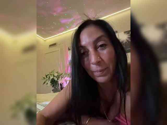 IrinkaGata Sex Cam Show