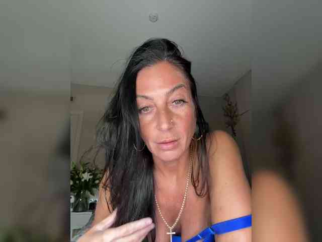 IrinkaGata Sex Cam Show